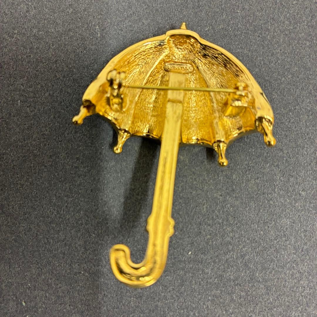 傘のブローチ　BURBERRY