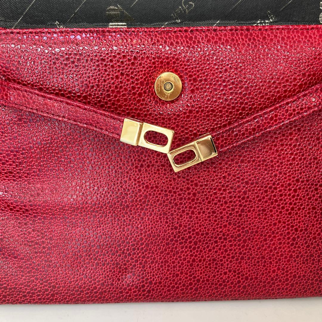 イタリア　レザー　ハンドバッグ　金具付き　ワンハンドル　ハイクラス　高級　本革