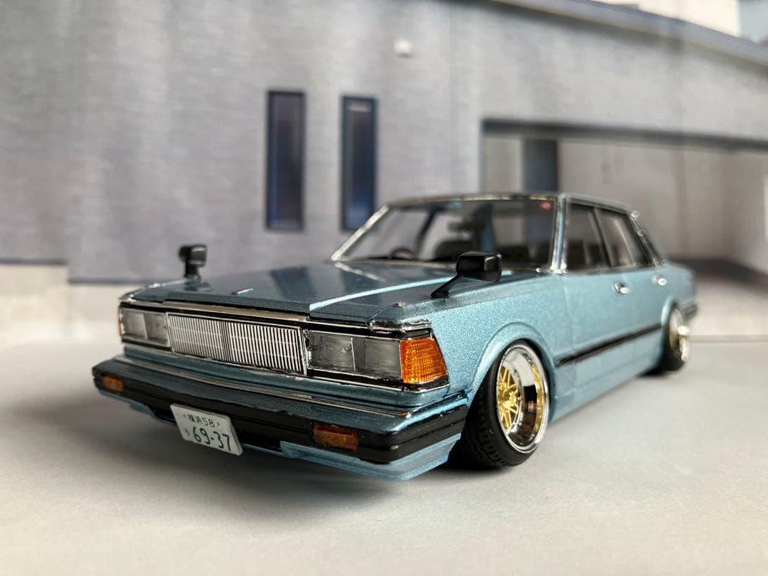 プラモデル完成品　アオシマ1/24 ニッサン430セドリック改造品