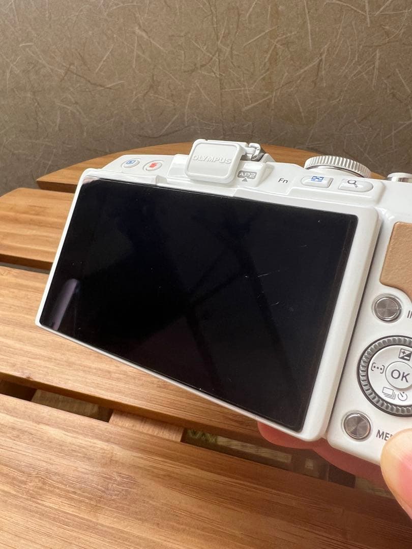 ☆Wi-Fi & 自撮り☆オリンパス E-PL5 ホワイト レンズキット