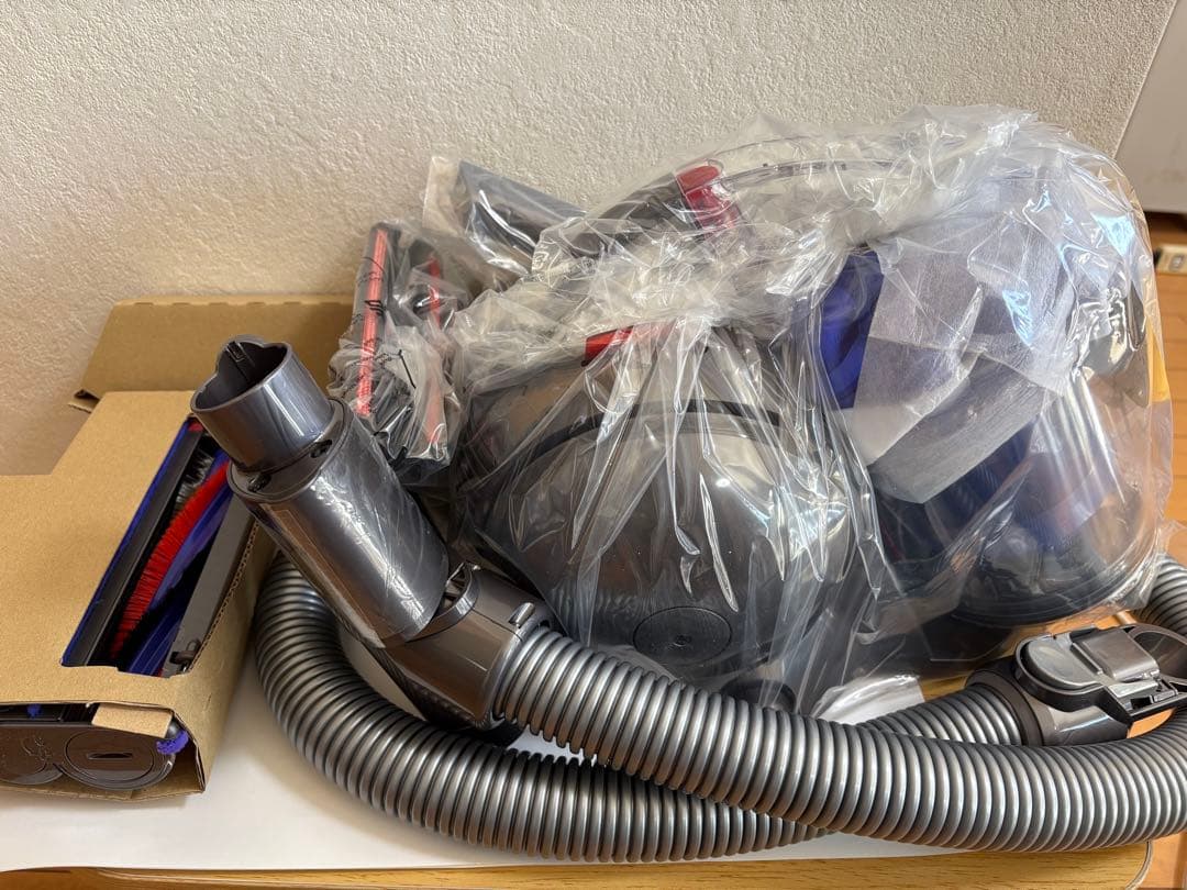 【新品・未使用】ダイソン サイクロン式キャニスター　DC48