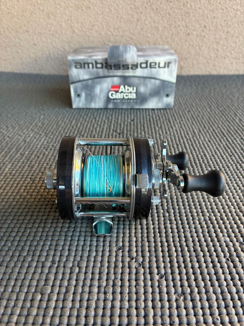 Abu Garcia 5500C PEARL BLACK ベイトリール