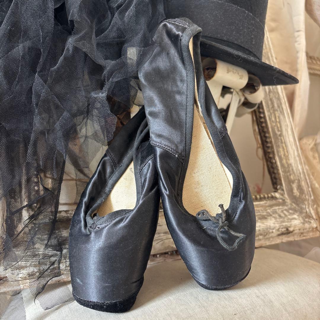 アンティーク雑貨 French Vintage Noir Ballet Slippers
