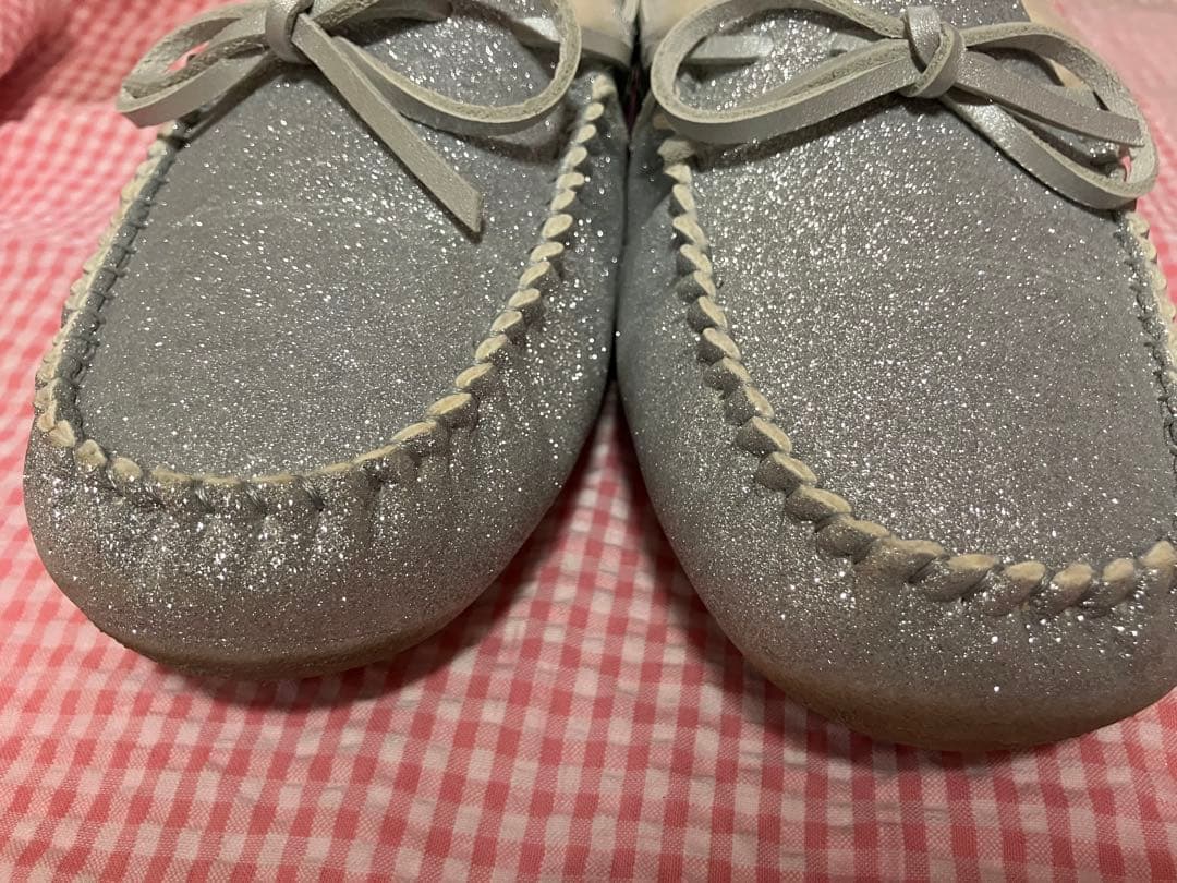UGG シルバー グリッター モカシン
