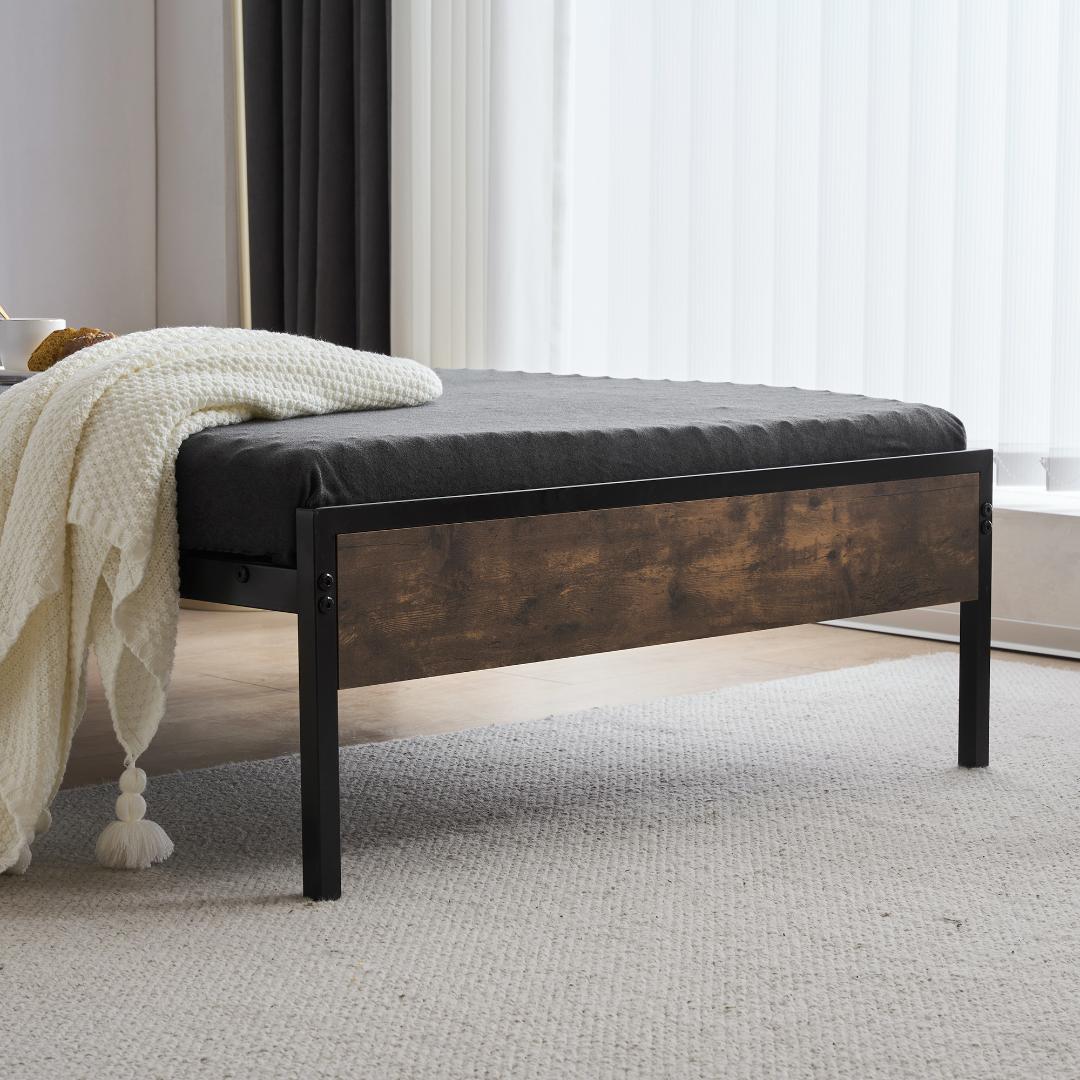 赤字価格！！売切ゴメンD・ダブル　高級ベッドフレーム・コンセント付き