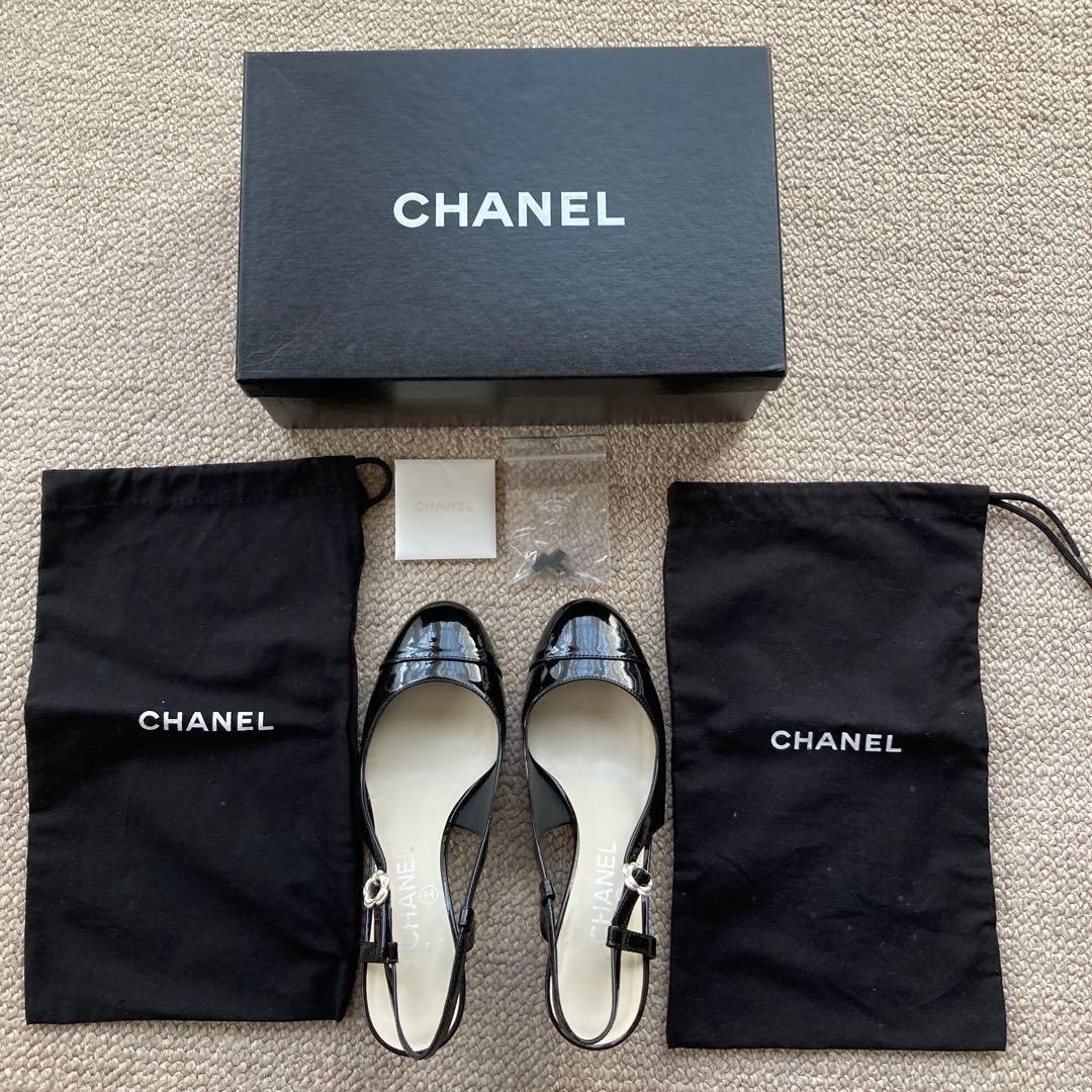 CHANEL ブラックエナメルミュール