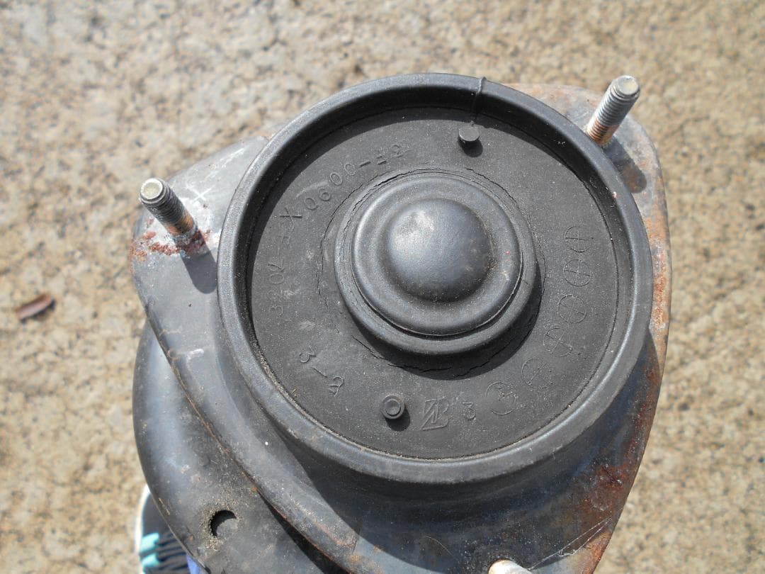 インプレッサ　ＧＤＢ　ストラット4本セット