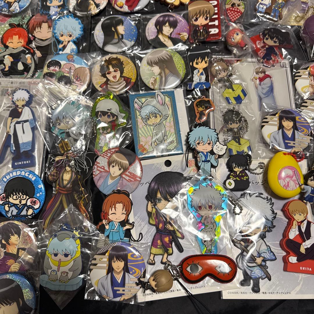 銀魂　缶バッジ　ラバーストラップ　アクリルスタンド等　約130大量まとめ売り