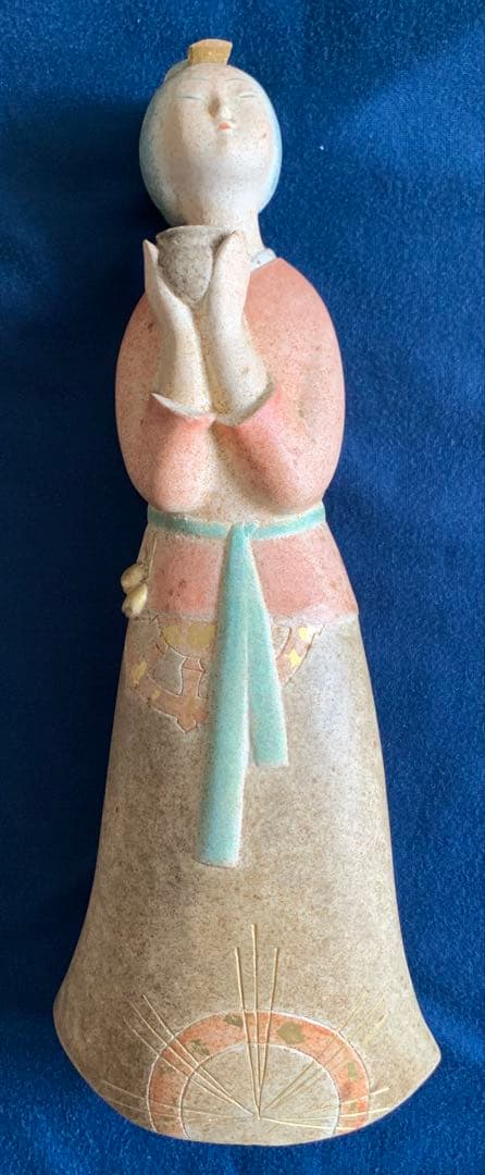 加賀伝統工芸品、紺谷力作「閼伽（あか)人形」