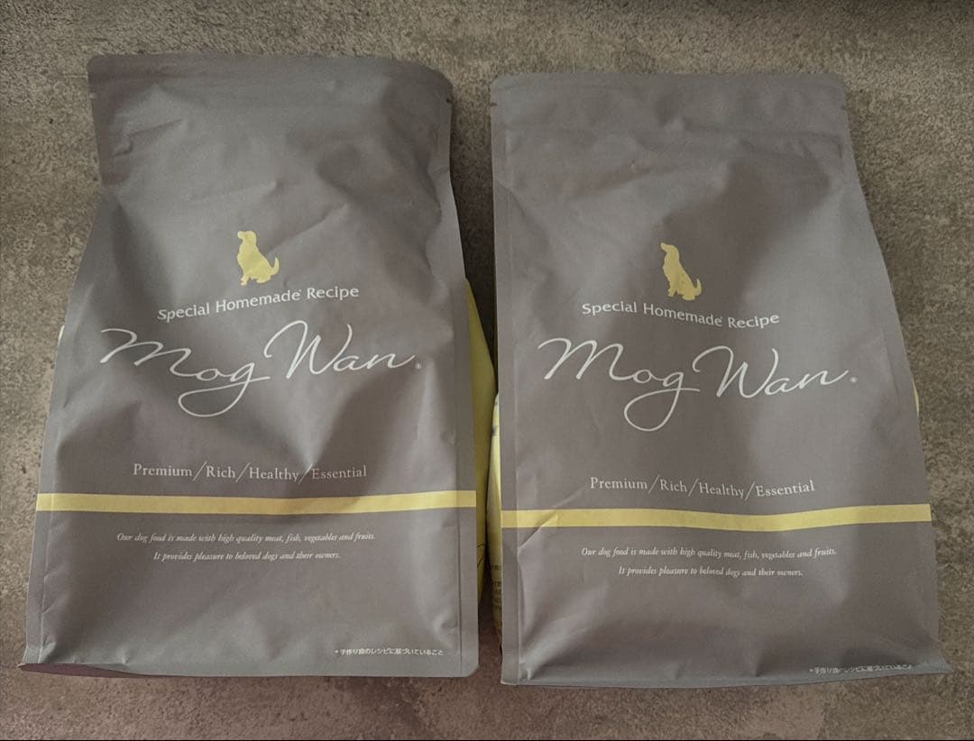 モグワン　ドッグフード　1.8kg チキン&サーモン　２袋