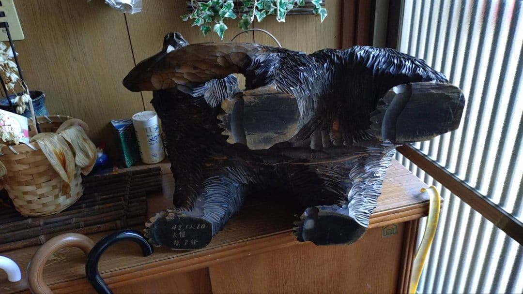 木製クマ彫刻(写真を追加しました)