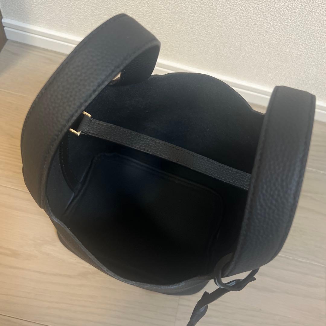 本革✨高級　キューブバッグ PM ハンドバッグ 黒　ブラック×ゴールド