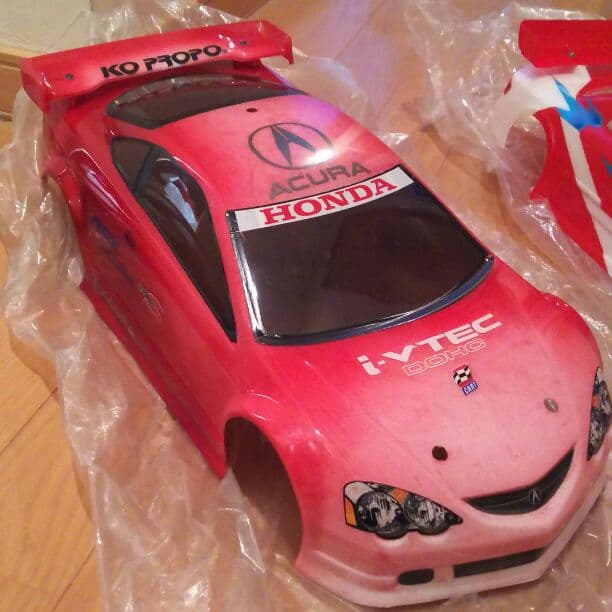 ラジコンドリフト ＆グリップ‼ １つのボディー‼2900 円です。