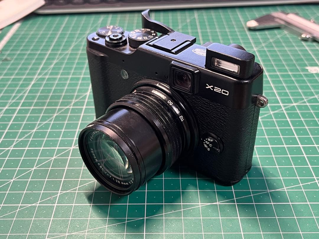 FUJIFILM X20(本体、充電器、バッテリー3個つき、その他)