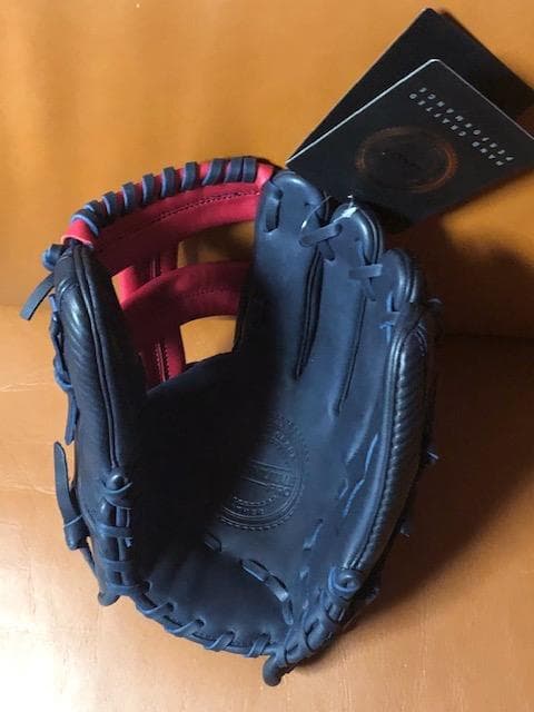 新品★最高級USA限定発売☆星条旗ロゴ☆アンダーアーマー★内野手グローブ★右投★