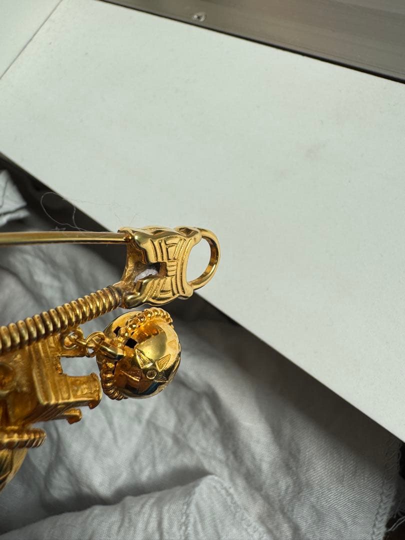 美品　セリーヌ 凱旋門 スターボール ヴィンテージ　ブローチ