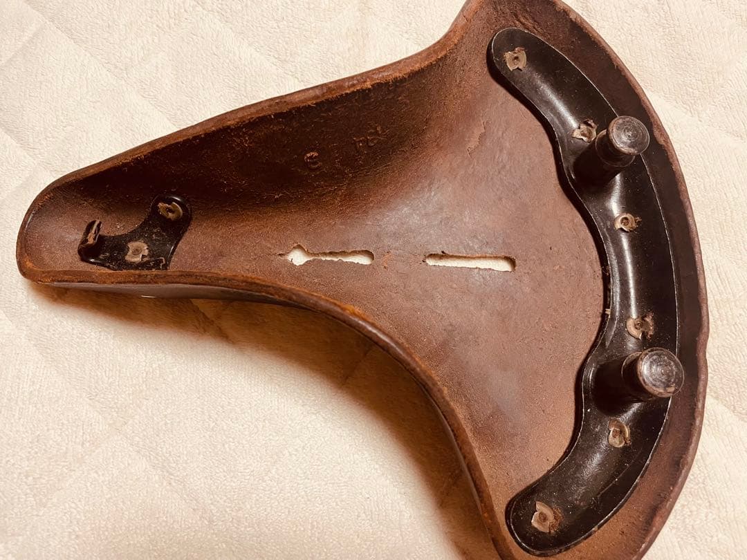 自転車サドル　スペシャル　レトロ　革　昭和