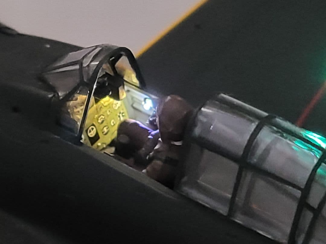 零式艦上戦闘機21型 岩本 徹三 飛曹長搭乗機リアルモーターライズ完成品