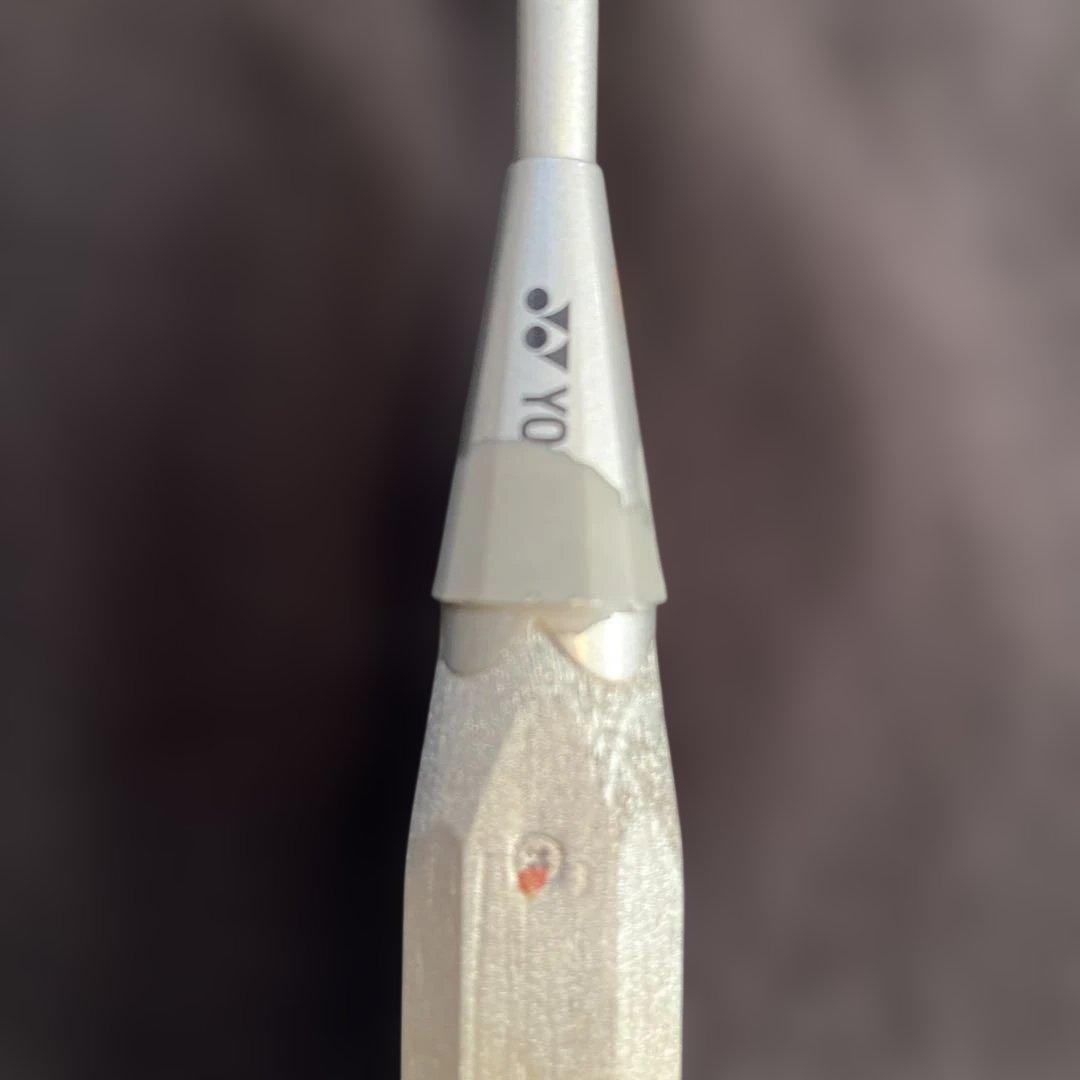 ヨネックス　VOLTRIC 30 バドミントンラケット 専用ケース付き