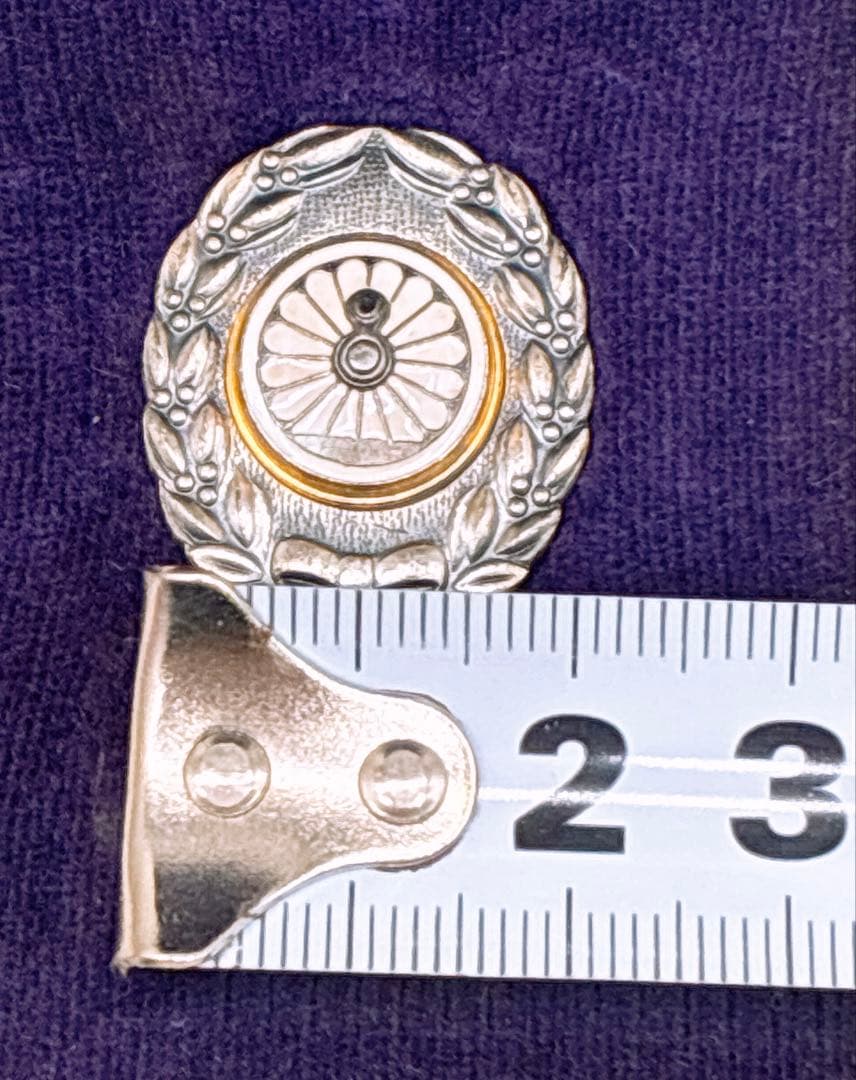 【純銀】 約11g 国鉄 日本国有鉄道 功績章 純銀製 ケース入 バッジ 電車