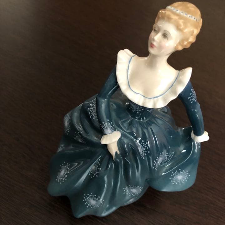 ロイヤル・ドルトン フィギュア フレグランス Fragrance HN 2334