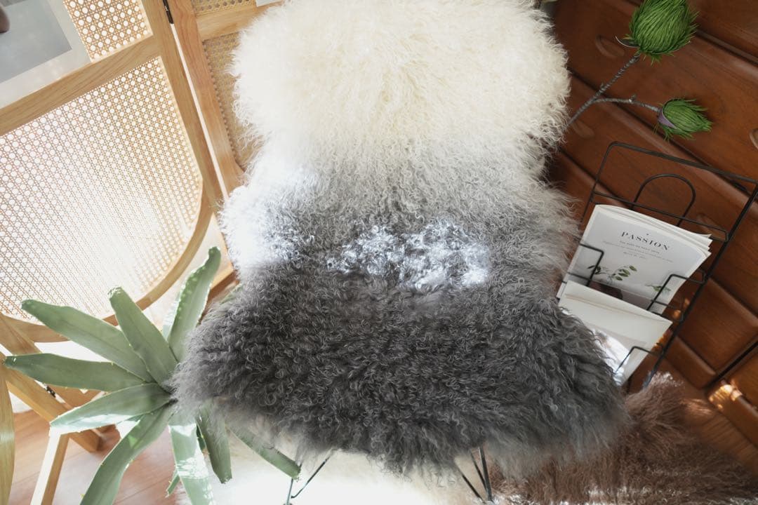 チベットラムフルスキン1匹物約60×95cmGY系　4枚分