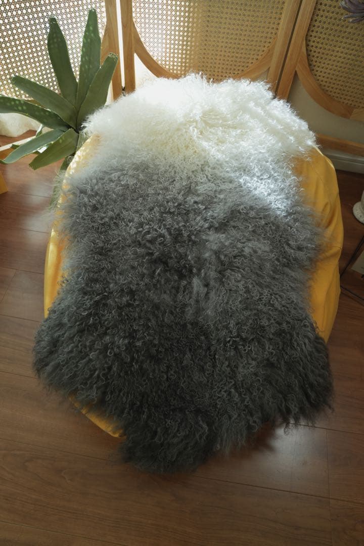 チベットラムフルスキン1匹物約60×95cmGY系　4枚分