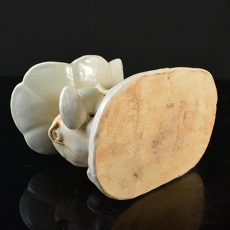 中国　粉青釉　蓮に唐子　枕　置物　V　R6278