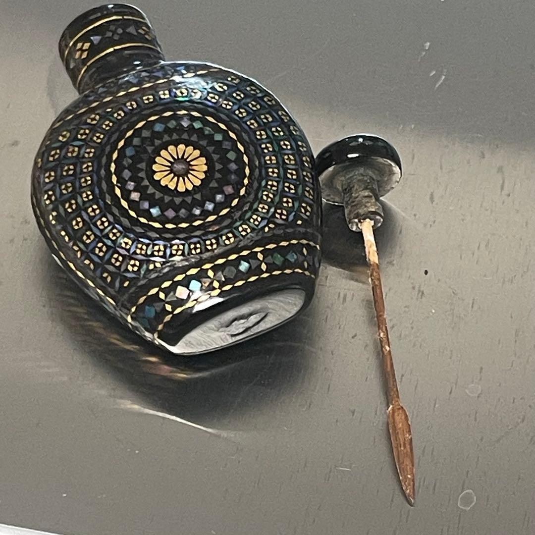 中国骨董　螺鈿鼻煙壺　漆　嗅ぎ煙草入れ　アンティーク