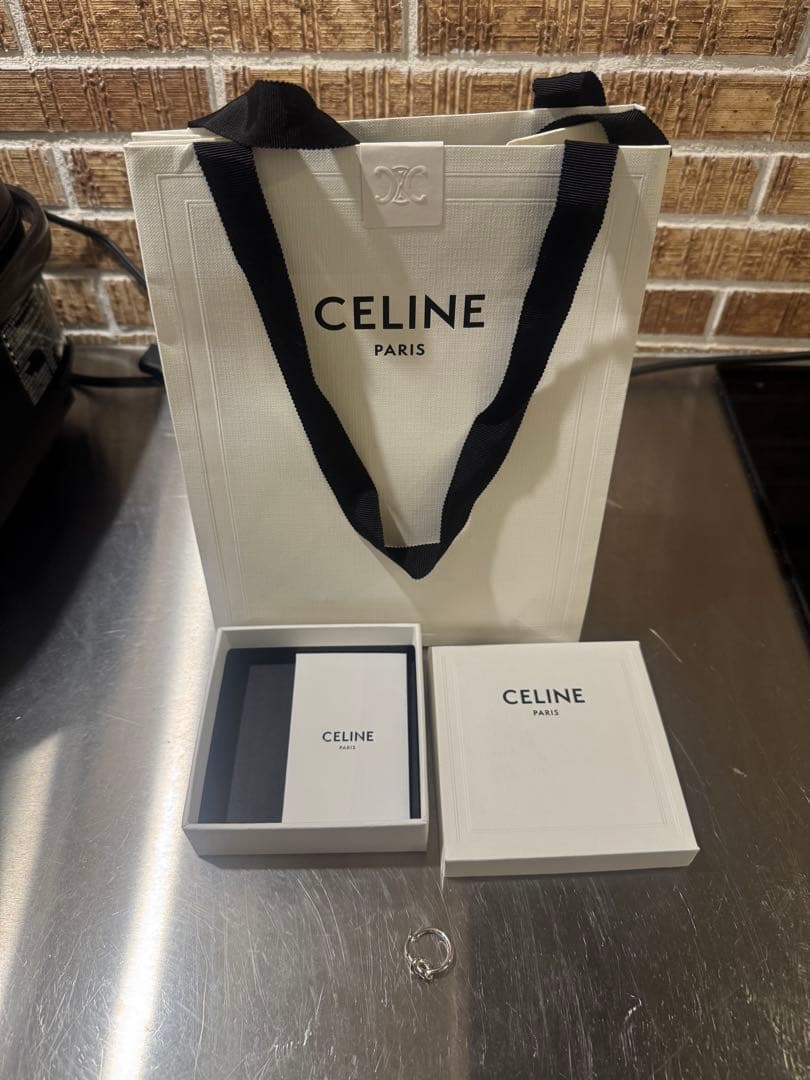 ※片耳のみセリーヌピアス　ノットスモールフープ