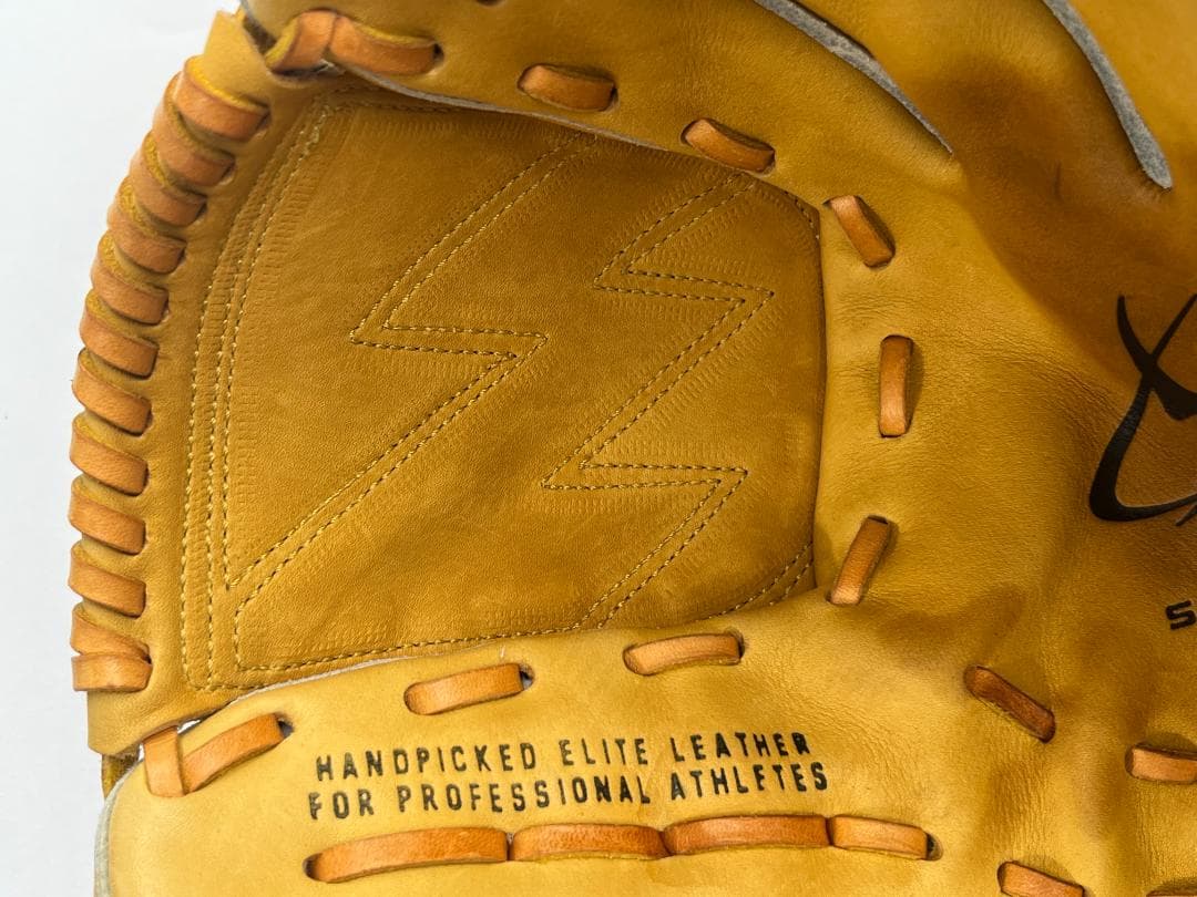 NIKE 一般軟式投手用グローブ 松坂大輔 限定モデル 右投げ用 当時物 即戦力