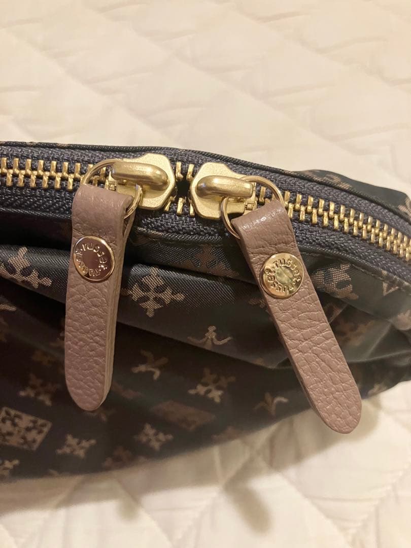 【新品未使用】russet ボディバッグ グレー×ピンク