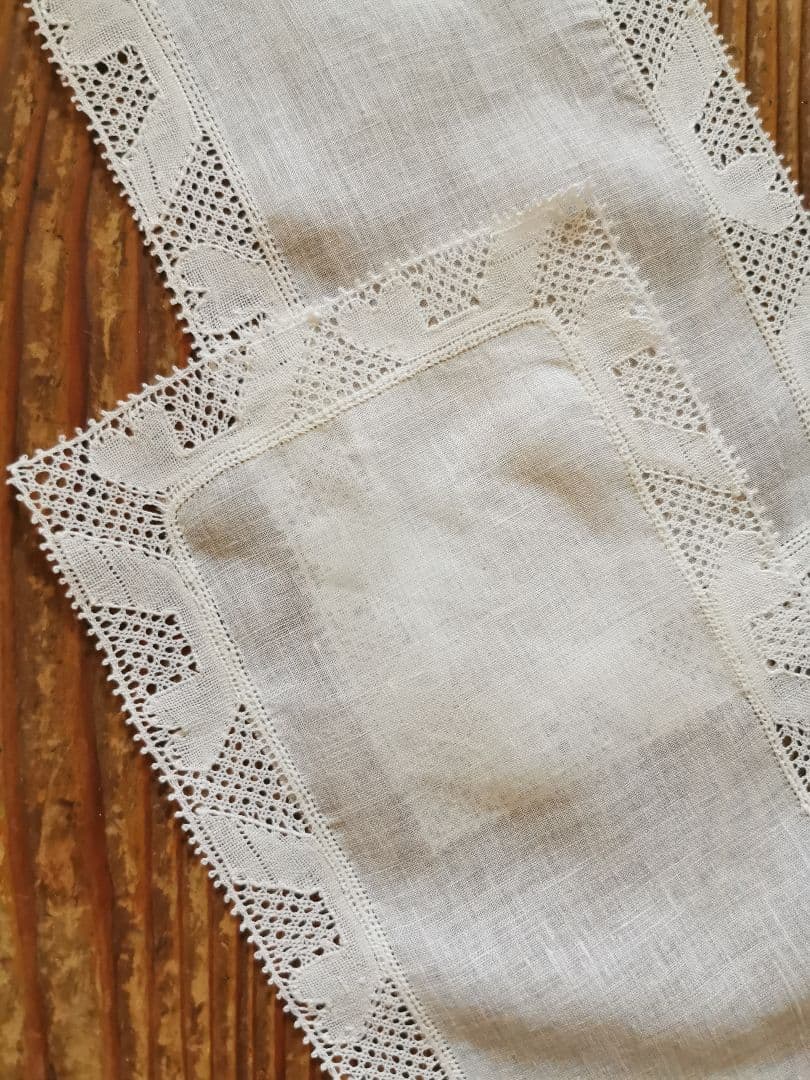 アンティーク フランダースレース 花頭を垂れた薔薇スクエアドイリー ティータオル