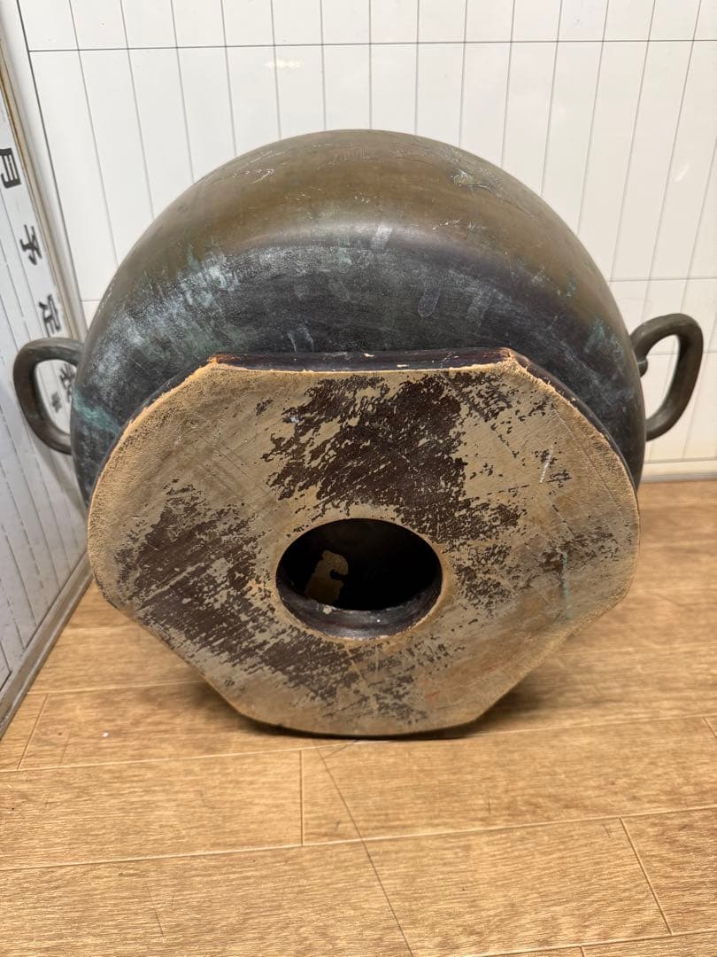 火鉢　手あぶり　真鍮製　山水　当時物　アンティーク　骨董　錆あり