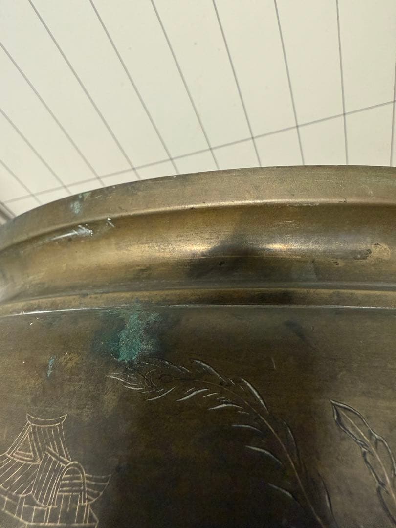 火鉢　手あぶり　真鍮製　山水　当時物　アンティーク　骨董　錆あり