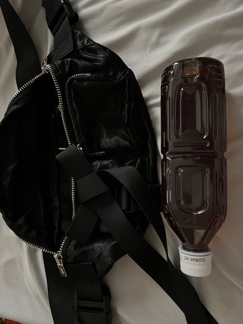 エピヌ　 é ribbon satin 2way body bag