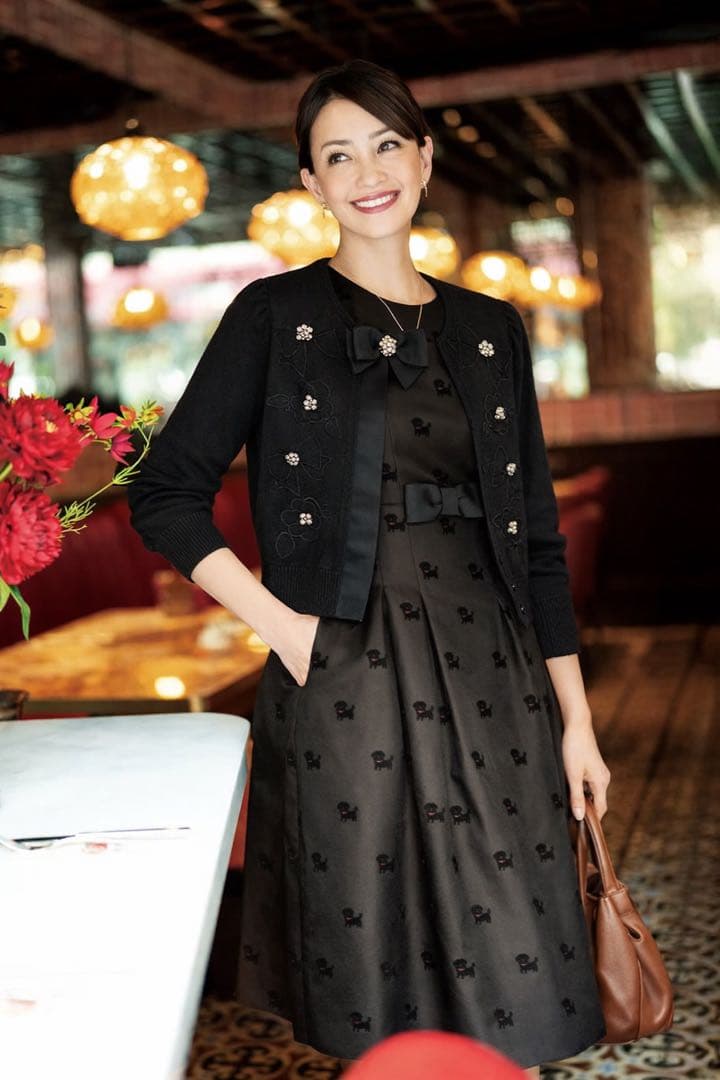 新品*未使用☆カタログ掲載☆M's Gracy☆お花の刺繍とパールのカーディガン