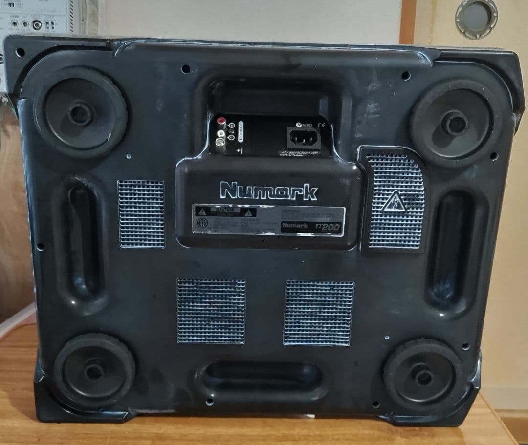 numark TT-200 ダイレクトドライブ ターンテーブル ①