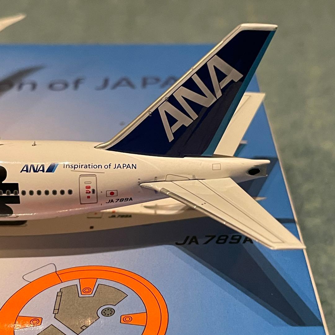 ANA 777-300ER スターウォーズ JA789A BB8 av 400