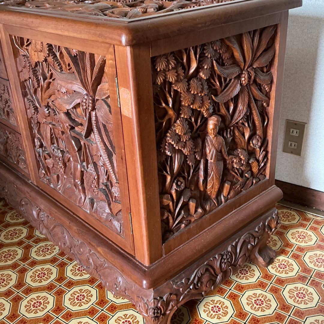 アジアンスタイル 木製家具 手彫り装飾　バリ島　伝統工芸　職人手彫り　チェスト