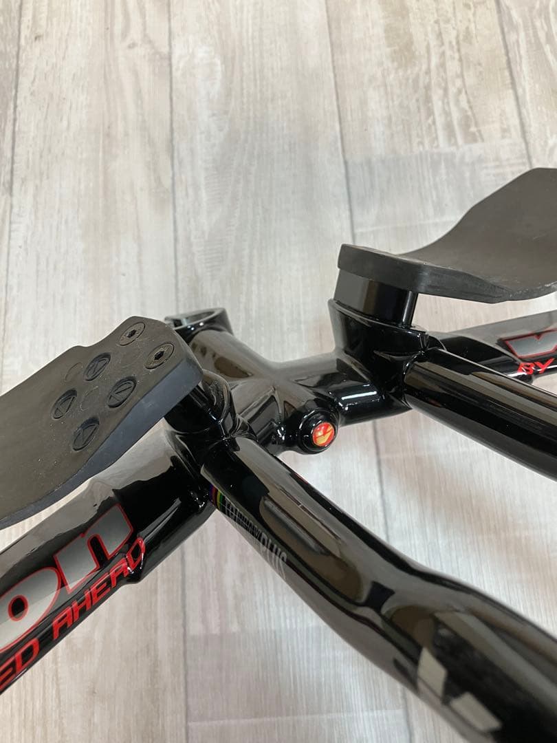 訳あり　Vision トライアスロン・TTバイク用ハンドル　B16