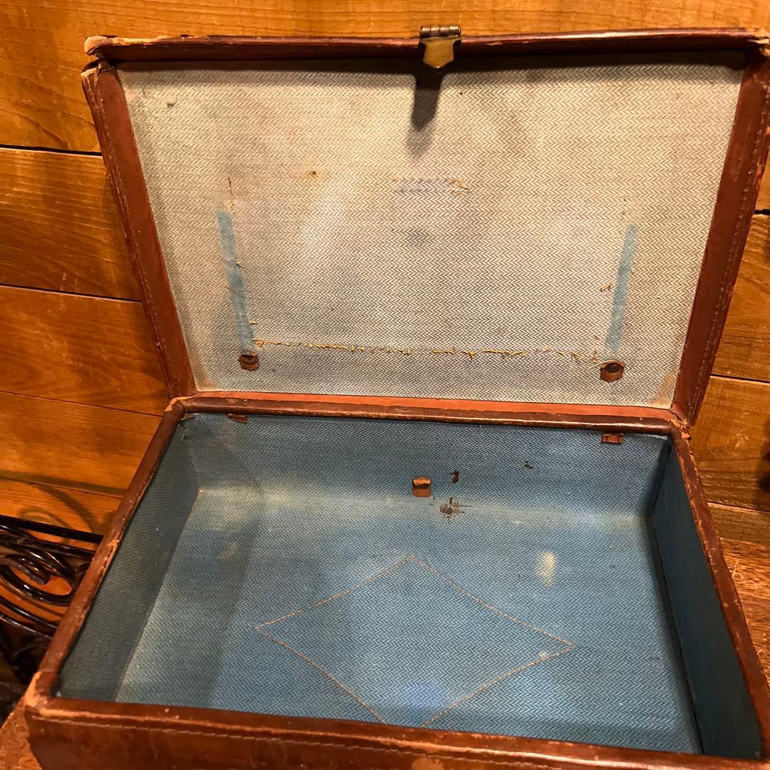 アンティークレザートランク