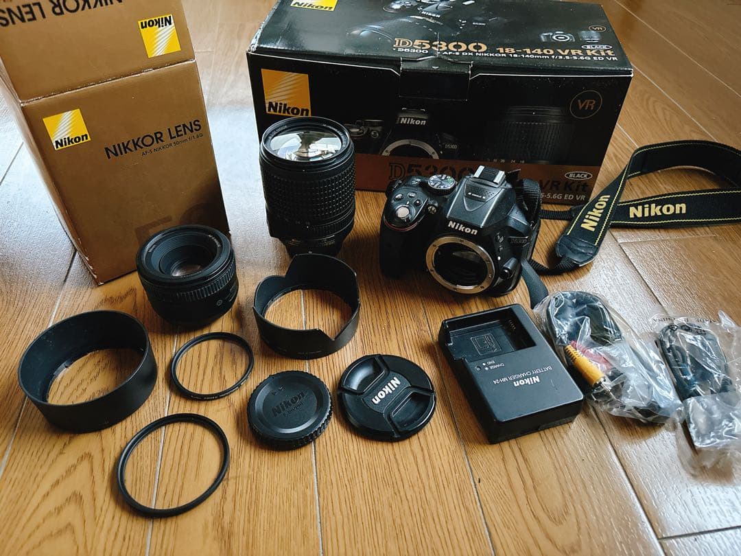 Nikon D5300 デジタル一眼レフカメラセット 単焦点レンズ付き