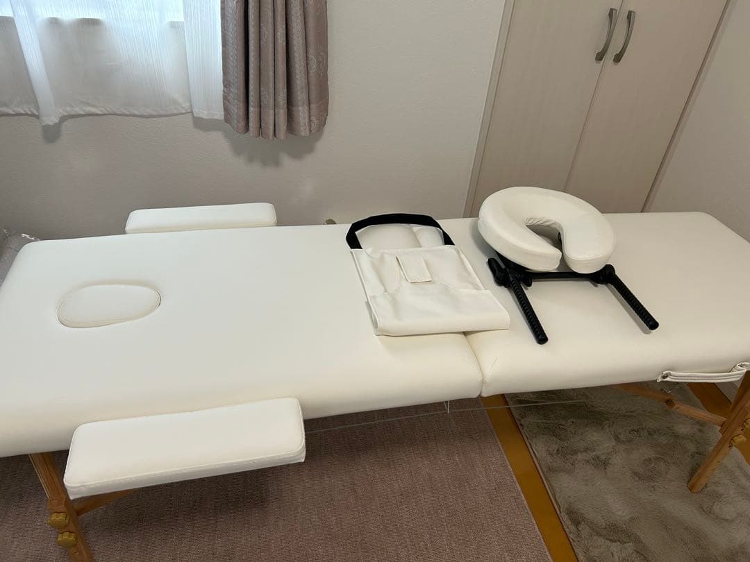 折りたたみマッサージテーブル ホワイト