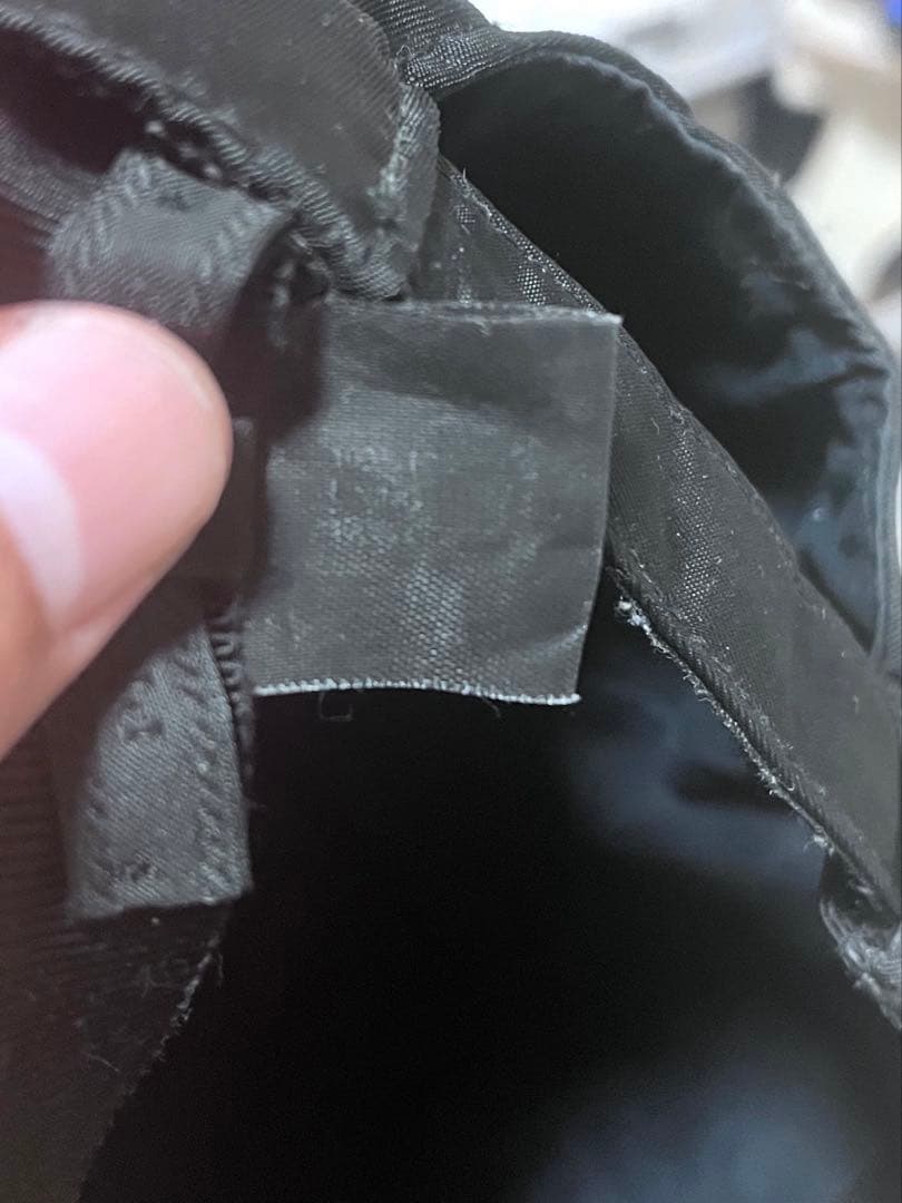 PRADA(プラダ) ナイロンベースボールキャップ　 ブラック