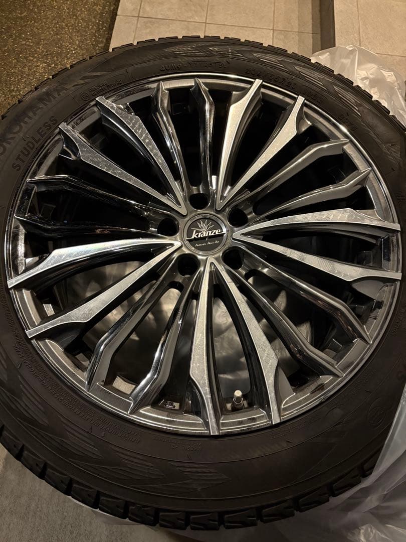 20インチ スタッドレスタイヤ４本セット(ホイール付き)