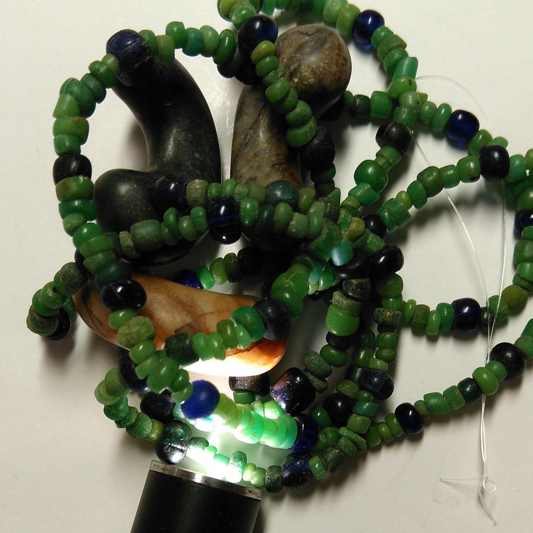 古墳時代。☆☆☆ガラス小玉、粟玉、勾玉のネックレス、(一連)です。☆☆☆勾玉