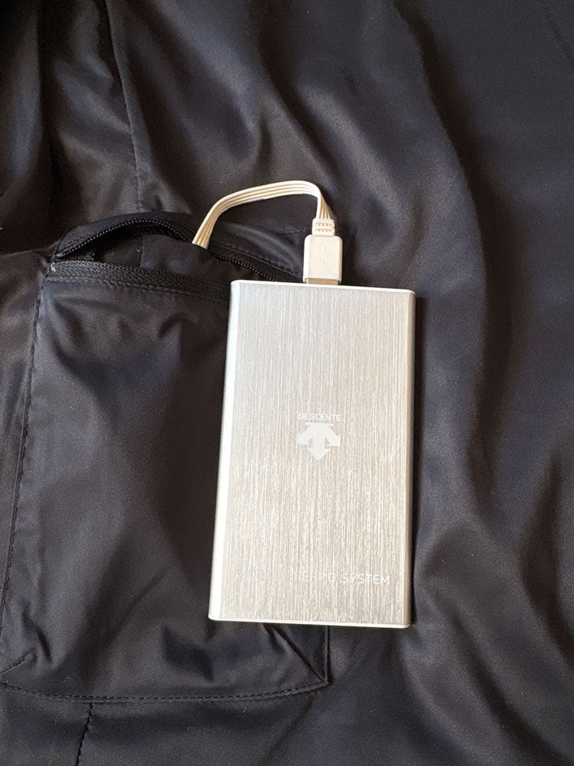 DESCENTE GOLFデサントモバイルサーモ　中綿ジャンパー温度調節アウター