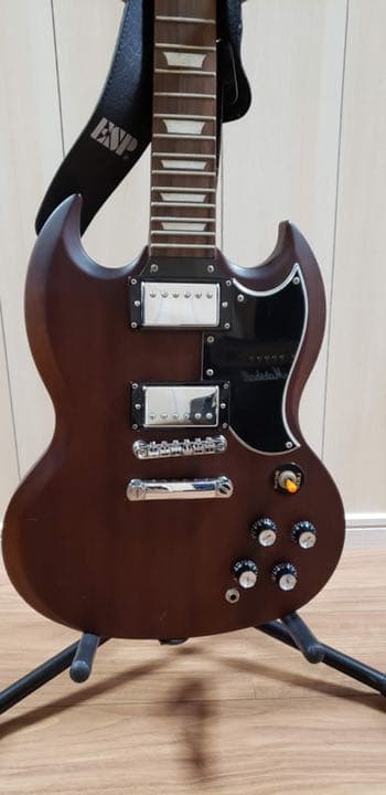 ソリッドギタ-ケース付き SG Epiphone