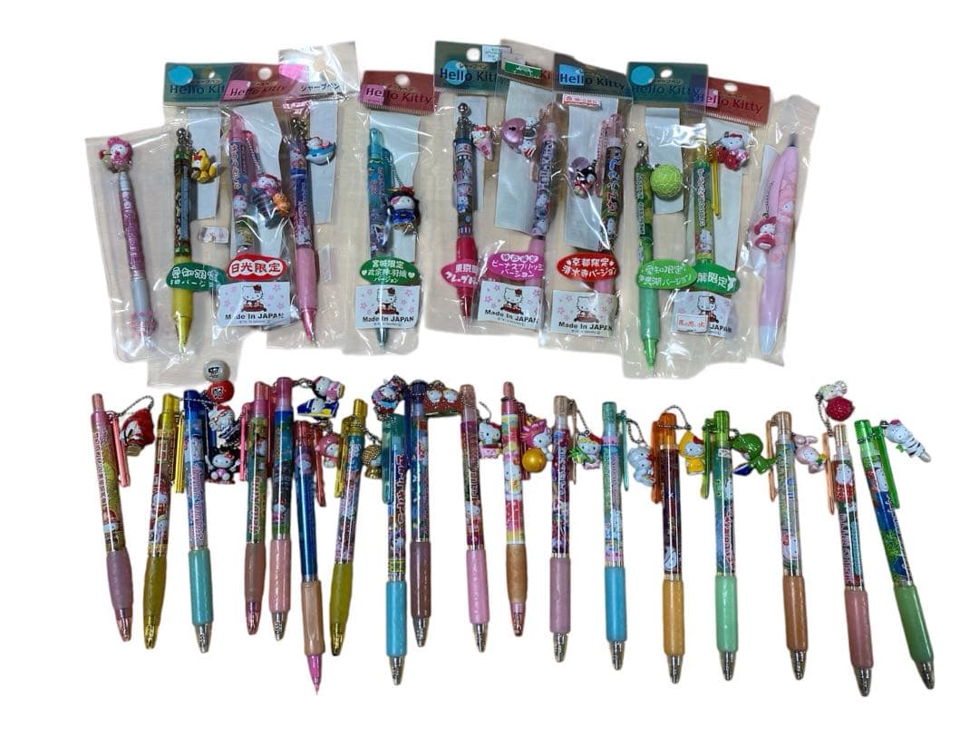 【新品と傷汚れあり】ご当地キティグッズ　合計33点